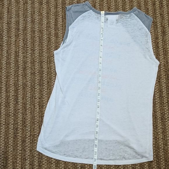 Modern Luxe Summer Fun Graphic Tee S - Picture 4 of 5